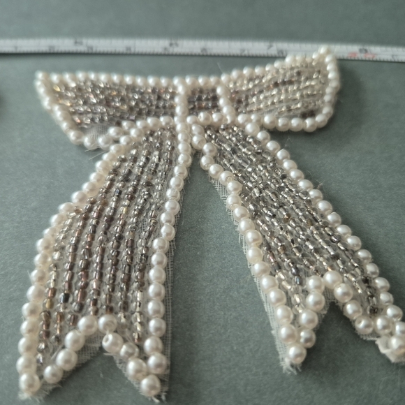 Elegant Silver and Pearl Bows Applique - Picture 2 of 5